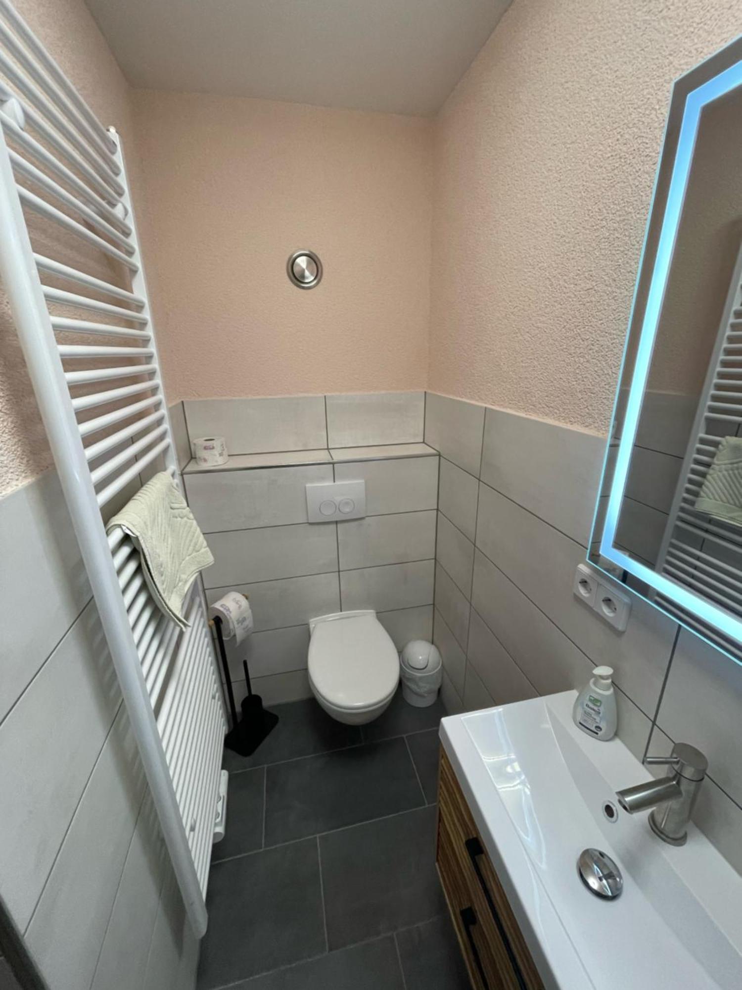 Top-Moderne Ferienwohnung Und Apartments Auf Frueherem Wunderschoenen Bauernhof Im Elbe-Elster-Kreis In Brandenburg Bei Herzberg-Elster, Schoenewalde, Holzdorf Ngoại thất bức ảnh
